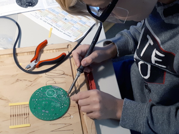 Löten des Bausatzes 'Frecher Smiley'